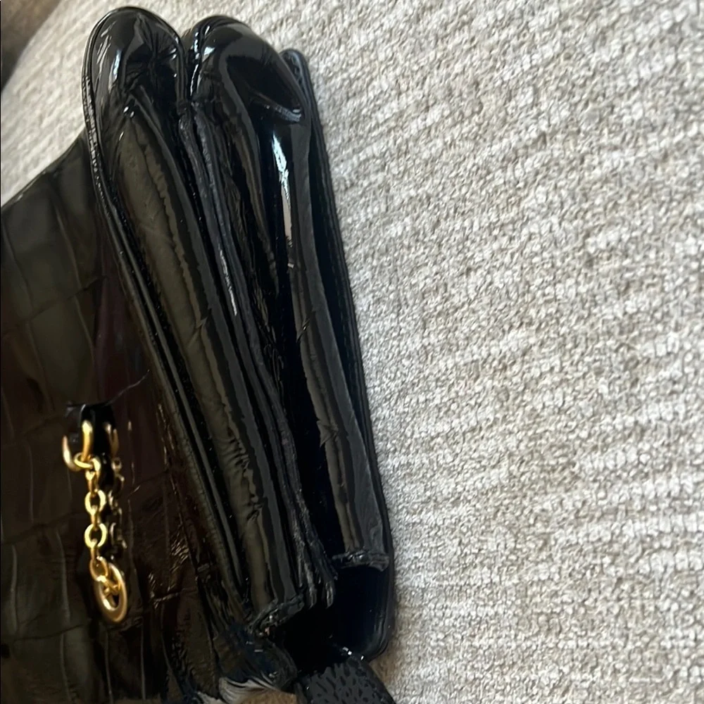 Yves Saint Laurent, Rive Gauche, Black Patent Leather Catlwalk Flap Bag - Picture 6 of 12